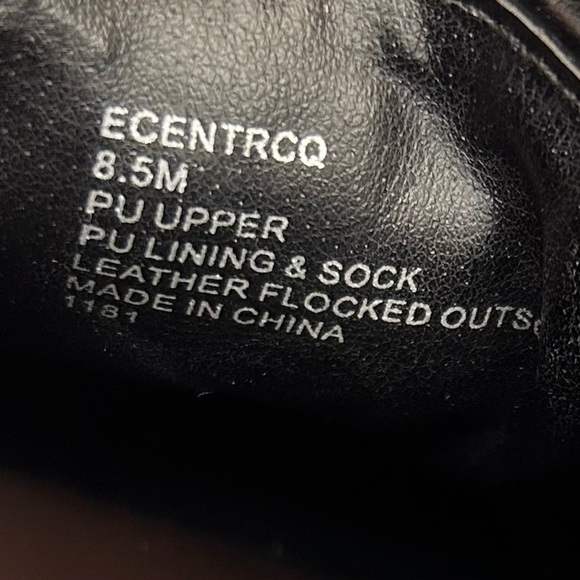 Steve Madden Black Quilted Slip-On Shoes. Size 8.5 - Picture 7 of 7